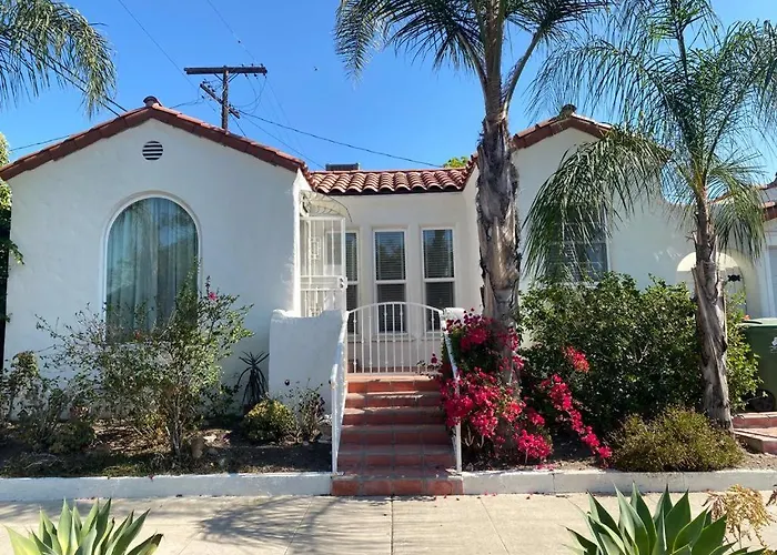 Spanish Cottage On Rosewood Avenue, Los Angeles , Melrose Village
